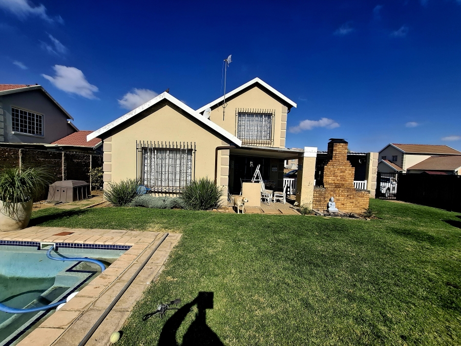 3 Bedroom Property for Sale in Sonneveld Gauteng
