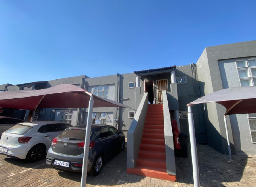 2 Bedroom Property for Sale in Mulbarton Gauteng