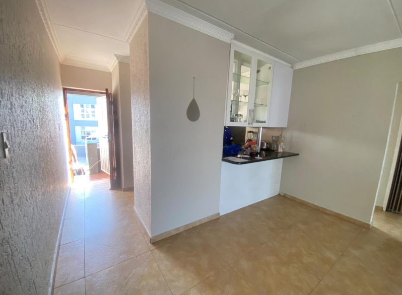 2 Bedroom Property for Sale in Mulbarton Gauteng