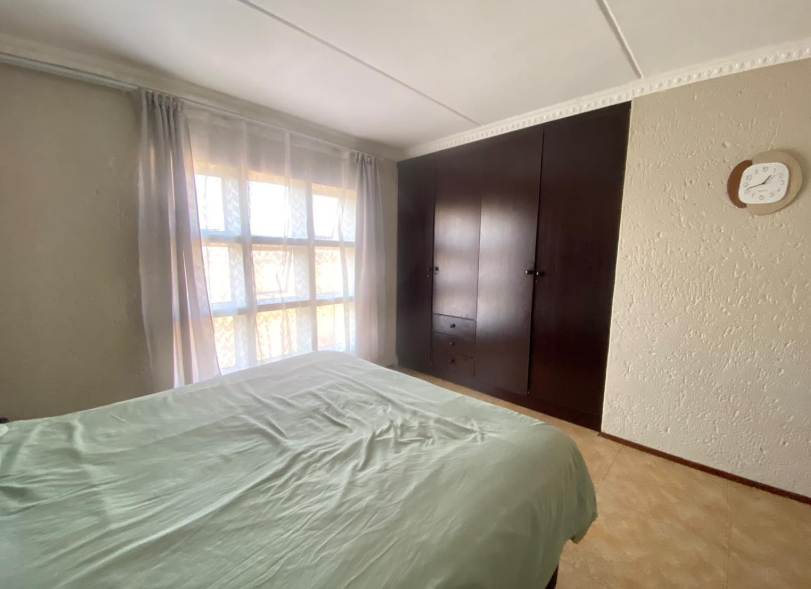 2 Bedroom Property for Sale in Mulbarton Gauteng