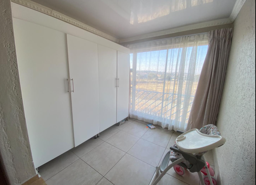2 Bedroom Property for Sale in Mulbarton Gauteng