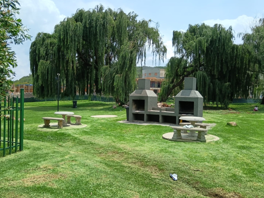 2 Bedroom Property for Sale in Mulbarton Gauteng