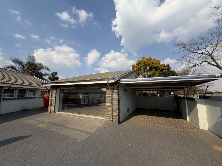 3 Bedroom Property for Sale in Sunward Park Gauteng
