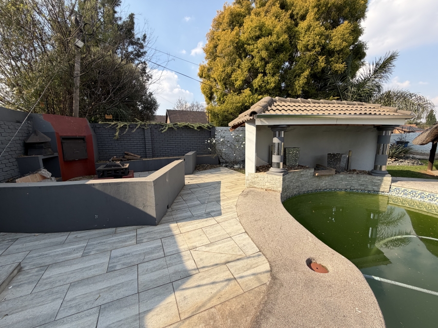 3 Bedroom Property for Sale in Sunward Park Gauteng