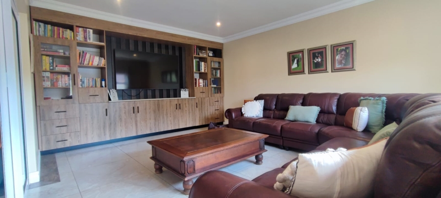 4 Bedroom Property for Sale in Eldoraigne Gauteng