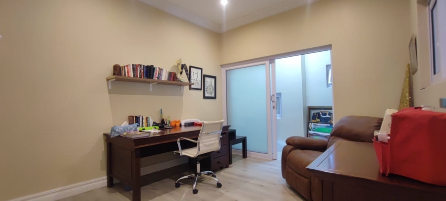 4 Bedroom Property for Sale in Eldoraigne Gauteng