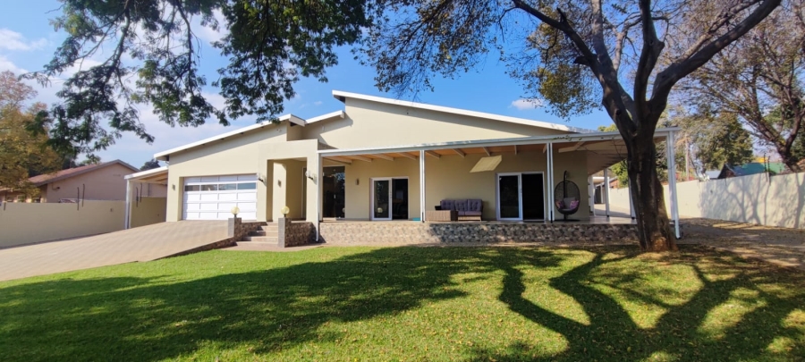 4 Bedroom Property for Sale in Eldoraigne Gauteng