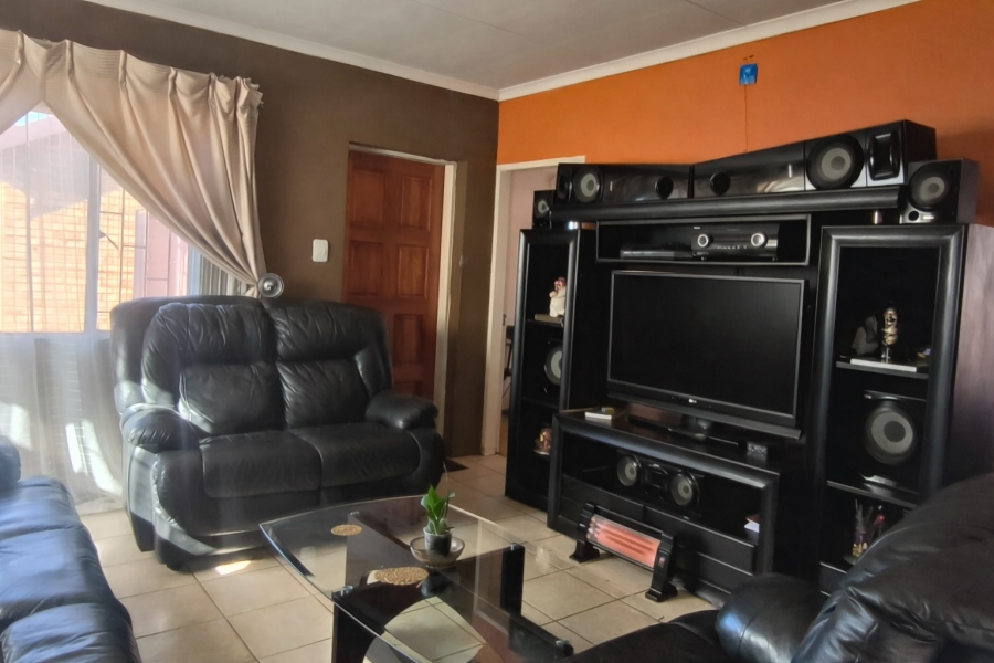 3 Bedroom Property for Sale in Protea Glen Gauteng