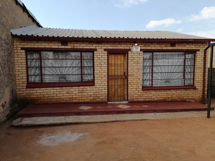 2 Bedroom Property for Sale in Mohlakeng Gauteng