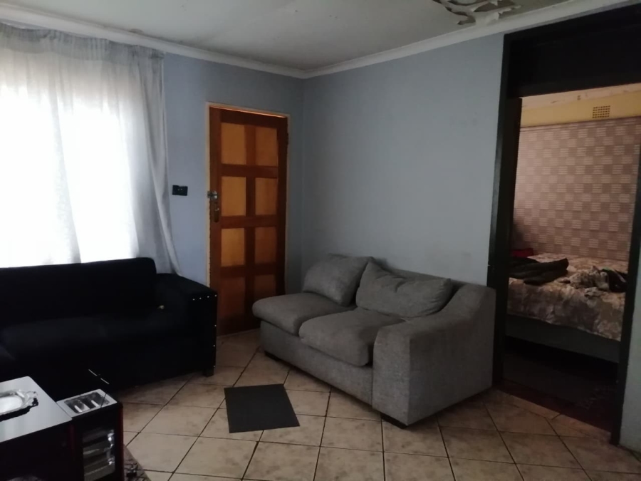 2 Bedroom Property for Sale in Mohlakeng Gauteng