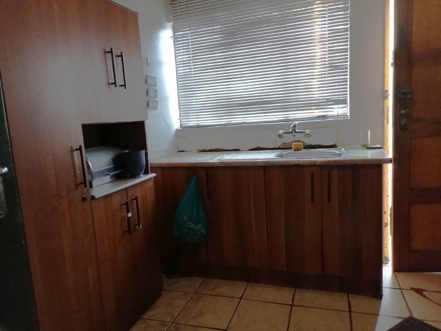 2 Bedroom Property for Sale in Mohlakeng Gauteng