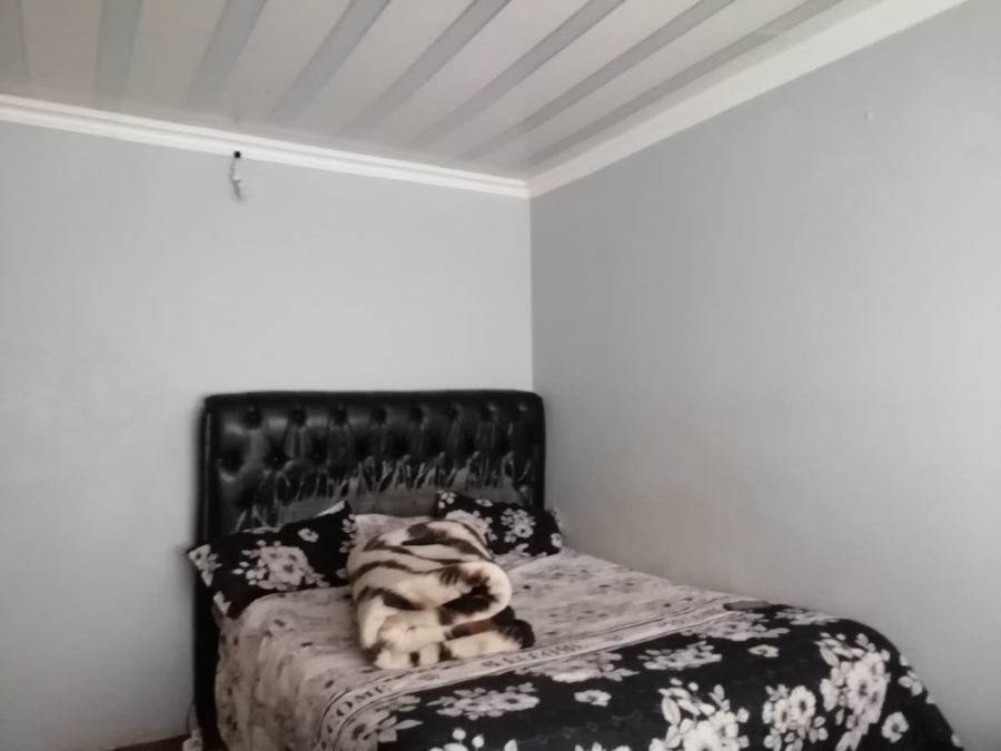 2 Bedroom Property for Sale in Mohlakeng Gauteng