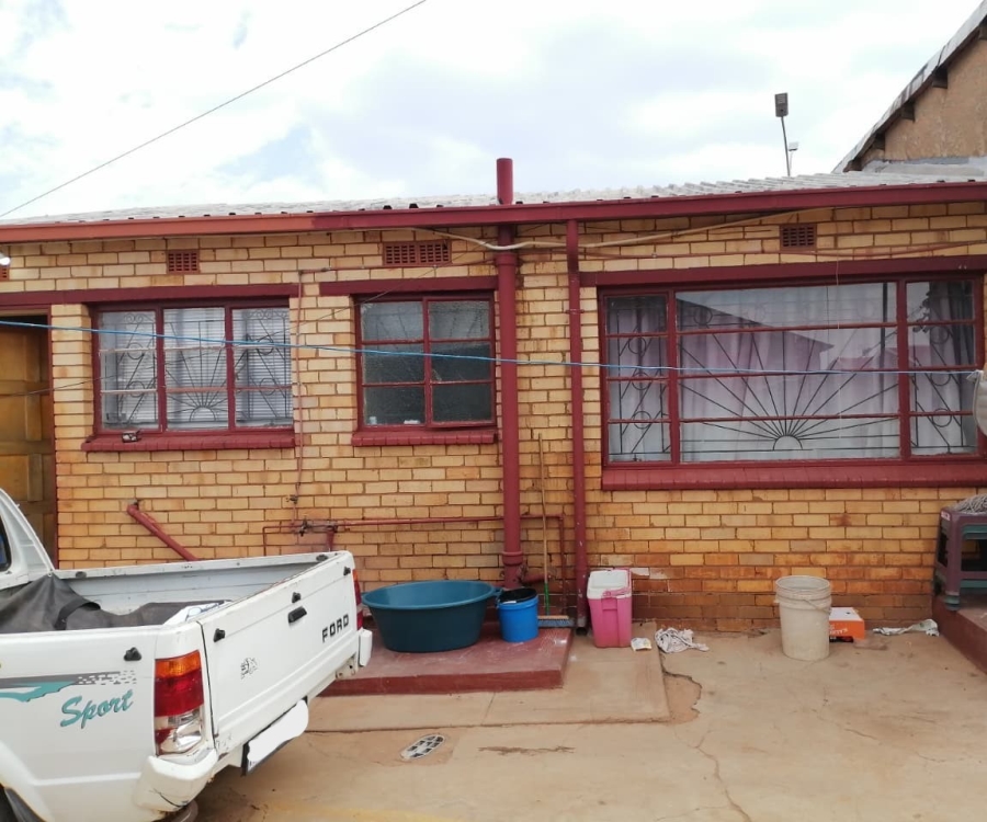 2 Bedroom Property for Sale in Mohlakeng Gauteng
