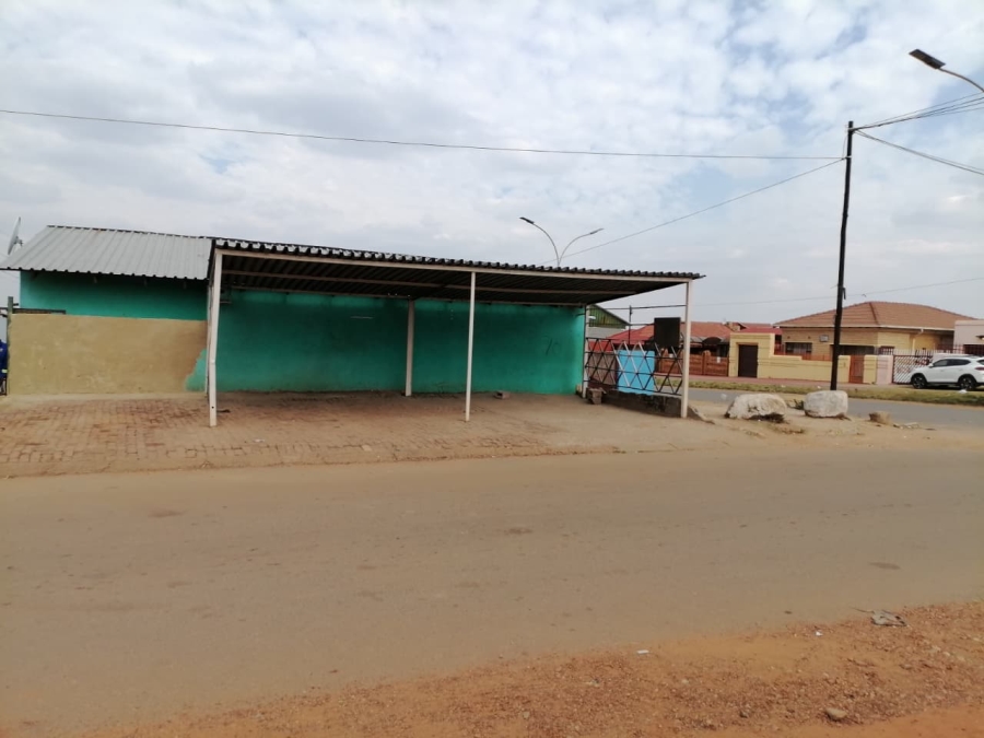 2 Bedroom Property for Sale in Mohlakeng Gauteng