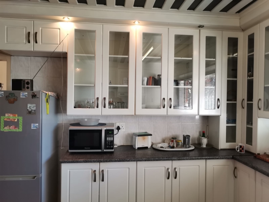 3 Bedroom Property for Sale in Dunnottar Gauteng