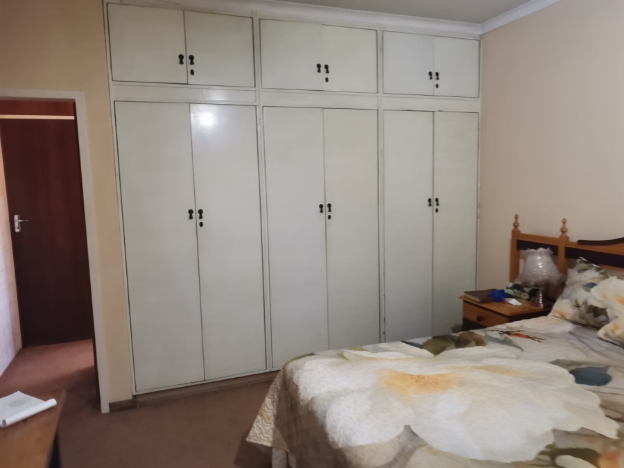 3 Bedroom Property for Sale in Dunnottar Gauteng