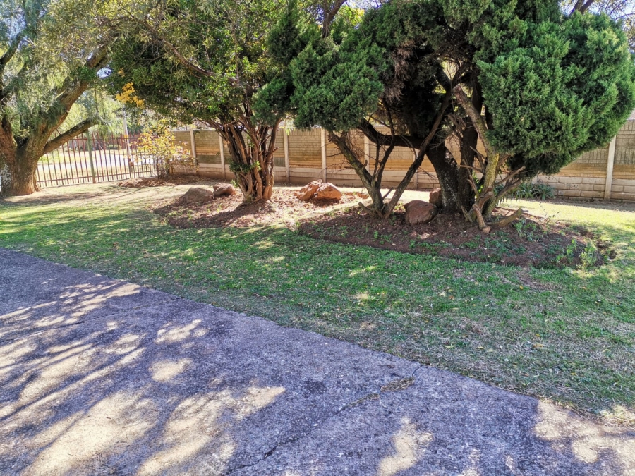 3 Bedroom Property for Sale in Dunnottar Gauteng