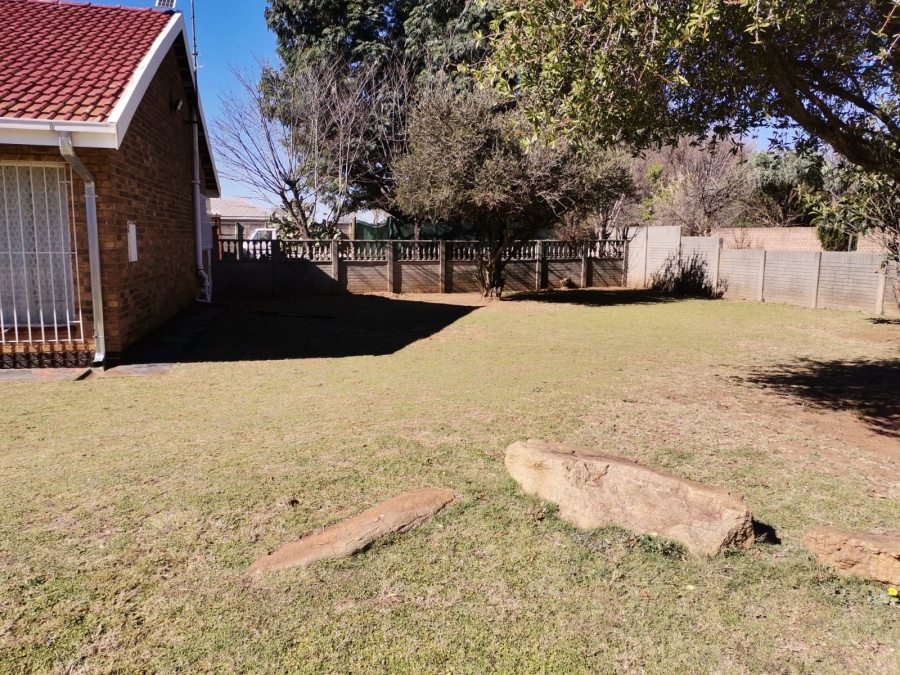 3 Bedroom Property for Sale in Dunnottar Gauteng