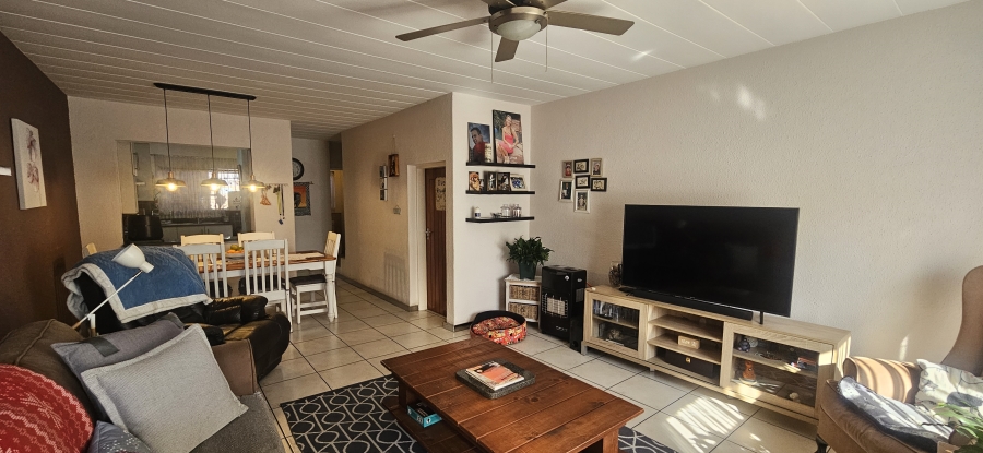 2 Bedroom Property for Sale in New Redruth Gauteng