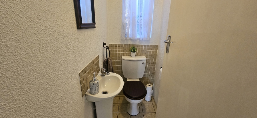 2 Bedroom Property for Sale in New Redruth Gauteng