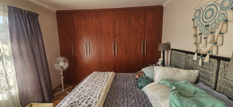 2 Bedroom Property for Sale in New Redruth Gauteng