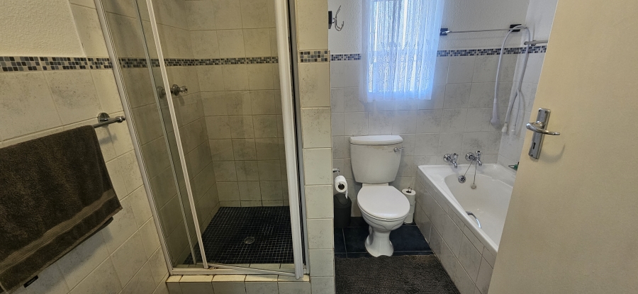2 Bedroom Property for Sale in New Redruth Gauteng