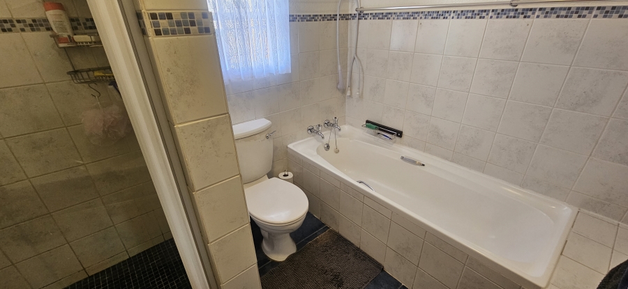 2 Bedroom Property for Sale in New Redruth Gauteng