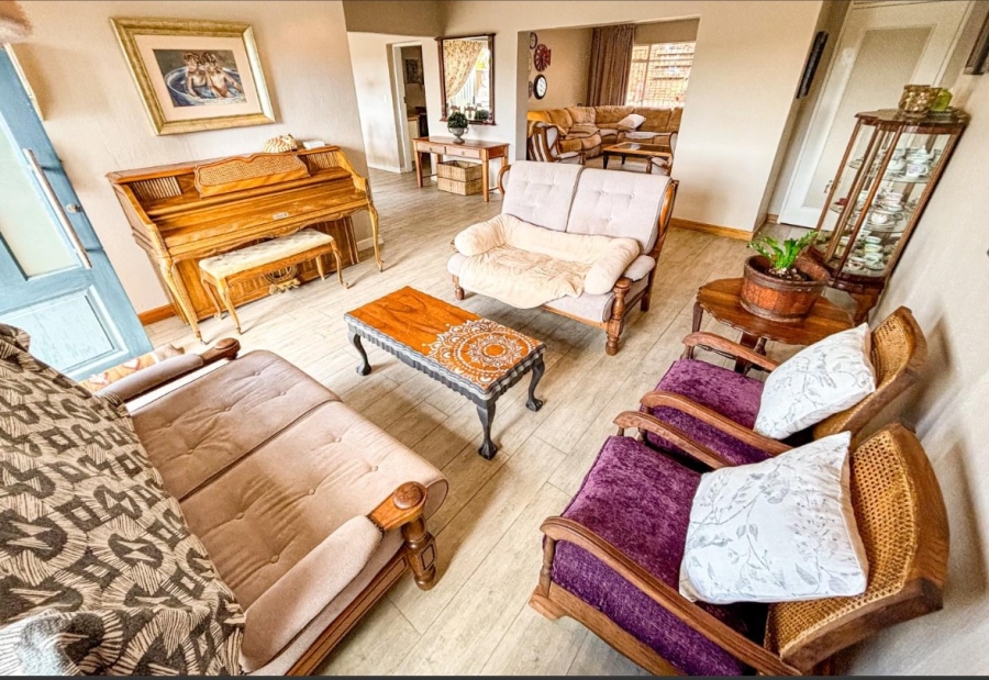 4 Bedroom Property for Sale in Kibler Park Gauteng
