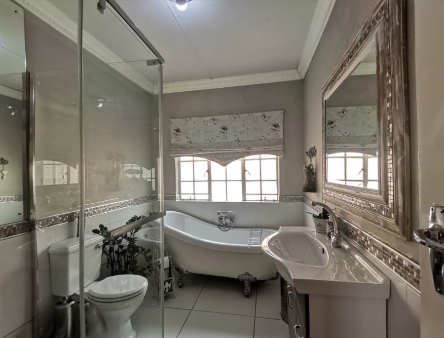 4 Bedroom Property for Sale in Kibler Park Gauteng