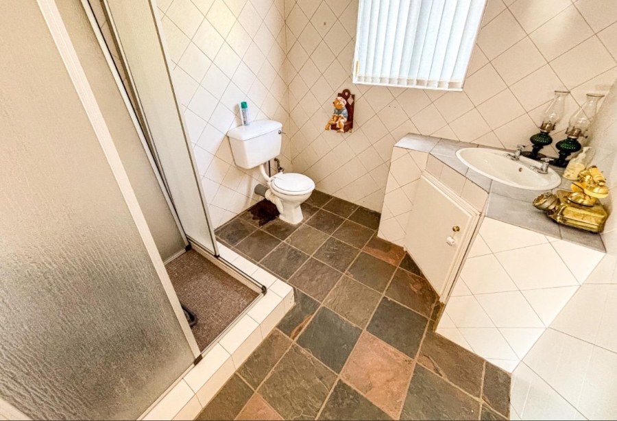4 Bedroom Property for Sale in Kibler Park Gauteng