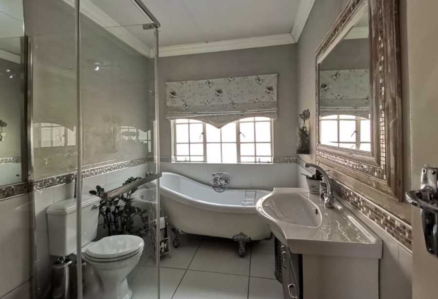 4 Bedroom Property for Sale in Kibler Park Gauteng