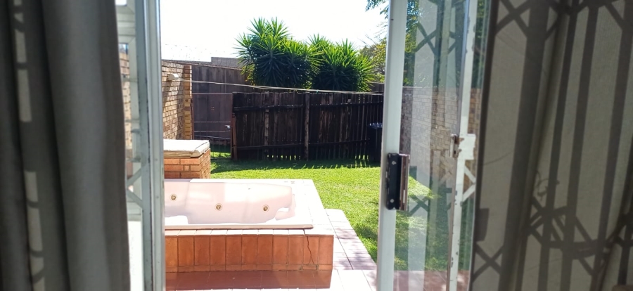 2 Bedroom Property for Sale in Blackheath Gauteng