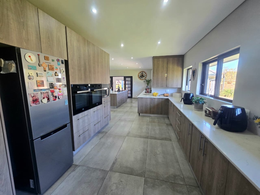 5 Bedroom Property for Sale in Three Rivers Gauteng