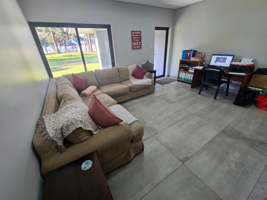 5 Bedroom Property for Sale in Three Rivers Gauteng