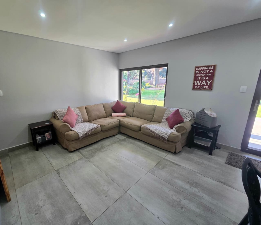5 Bedroom Property for Sale in Three Rivers Gauteng
