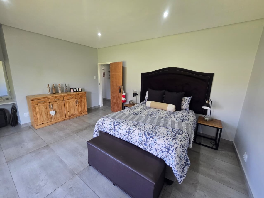 5 Bedroom Property for Sale in Three Rivers Gauteng
