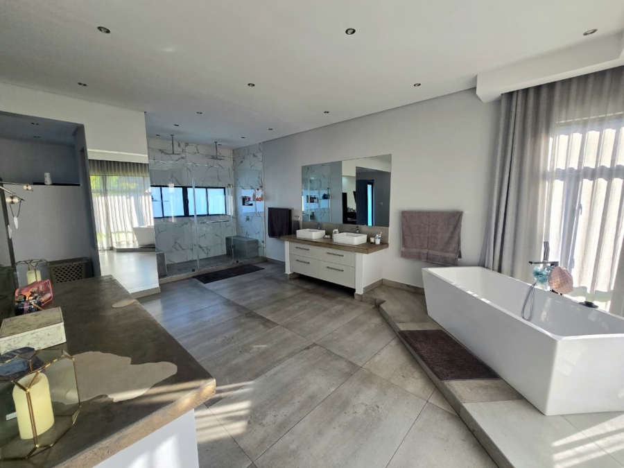 5 Bedroom Property for Sale in Three Rivers Gauteng