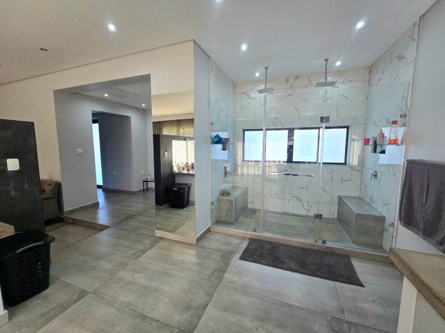 5 Bedroom Property for Sale in Three Rivers Gauteng