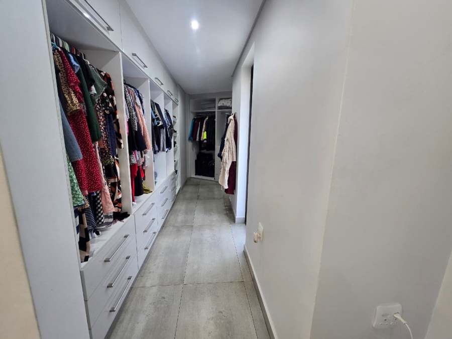 5 Bedroom Property for Sale in Three Rivers Gauteng