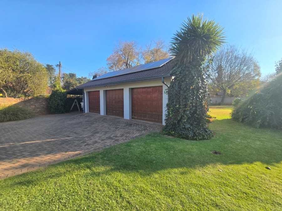 5 Bedroom Property for Sale in Three Rivers Gauteng