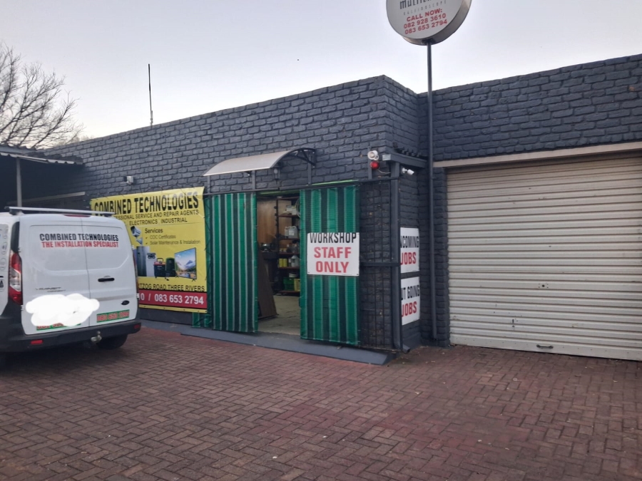 5 Bedroom Property for Sale in Three Rivers Gauteng