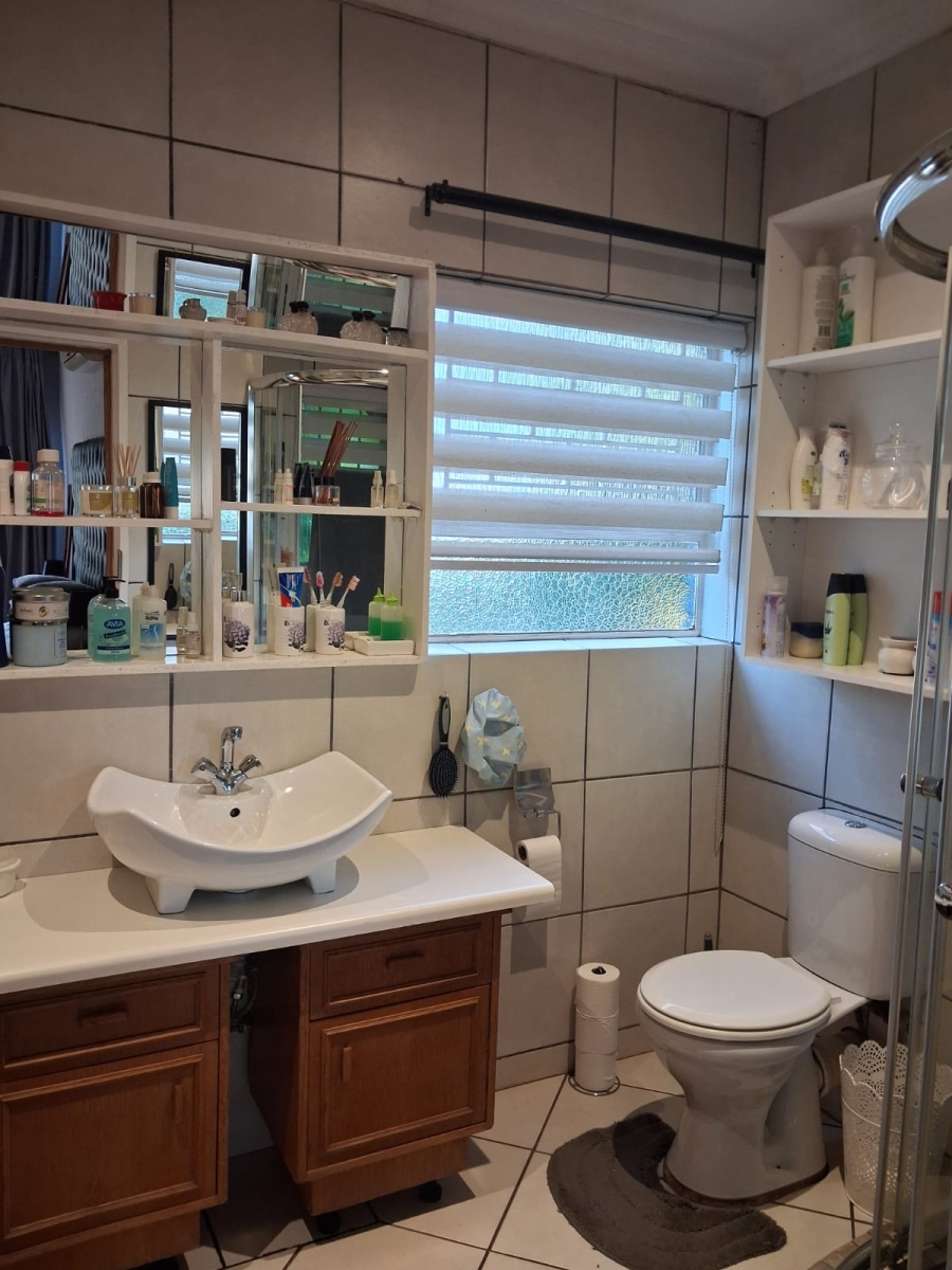 5 Bedroom Property for Sale in Three Rivers Gauteng