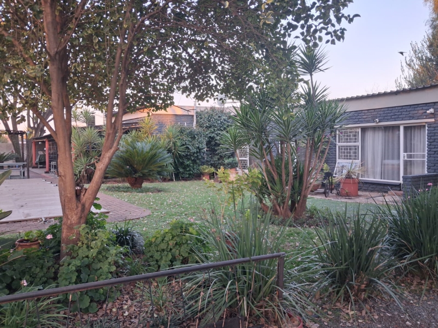 5 Bedroom Property for Sale in Three Rivers Gauteng