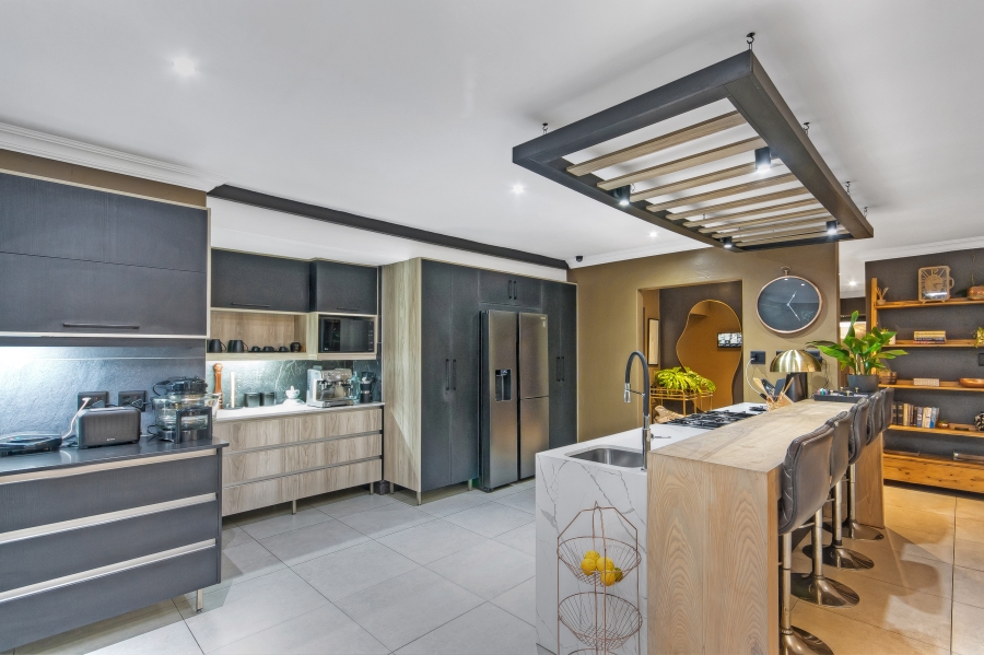 To Let 3 Bedroom Property for Rent in Sandown Estate Gauteng