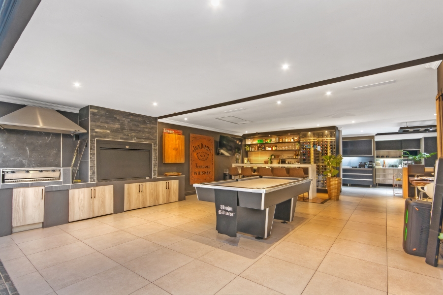 To Let 3 Bedroom Property for Rent in Sandown Estate Gauteng