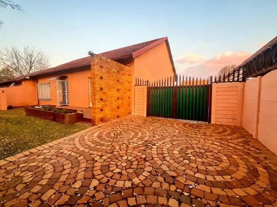 3 Bedroom Property for Sale in Brakpan Central Gauteng
