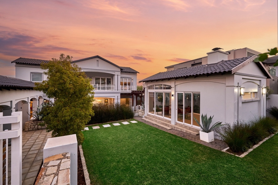 5 Bedroom Property for Sale in Waterfall Country Estate Gauteng