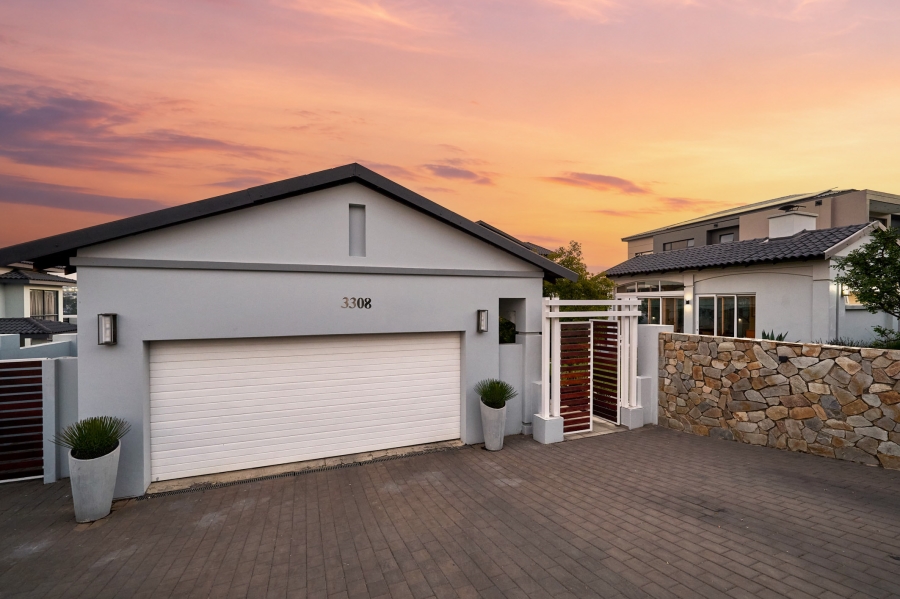 5 Bedroom Property for Sale in Waterfall Country Estate Gauteng