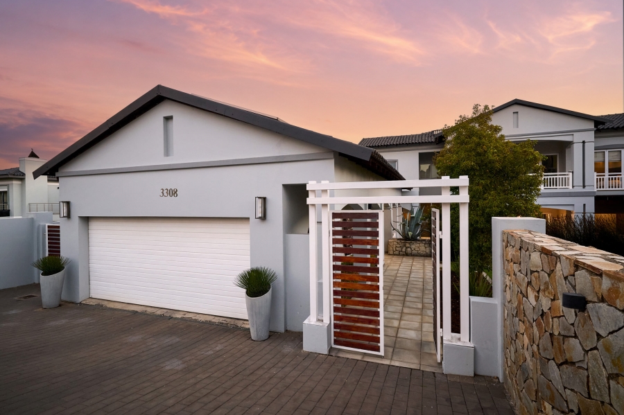 5 Bedroom Property for Sale in Waterfall Country Estate Gauteng