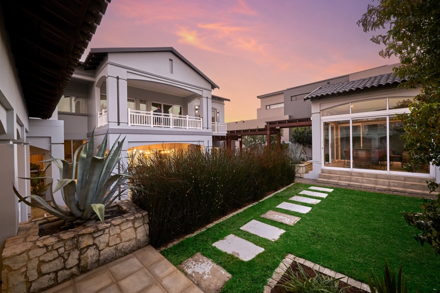5 Bedroom Property for Sale in Waterfall Country Estate Gauteng